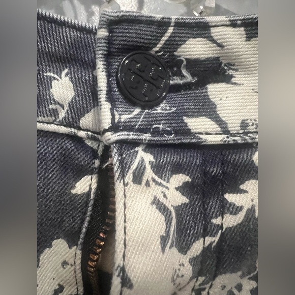 Tory Burch Size 32 Blue White Alexa Floral Mid Rise Cropped Designer Jeans. C043 - Picture 6 of 8